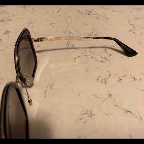 Prada sunglasses - Picture 5 of 5